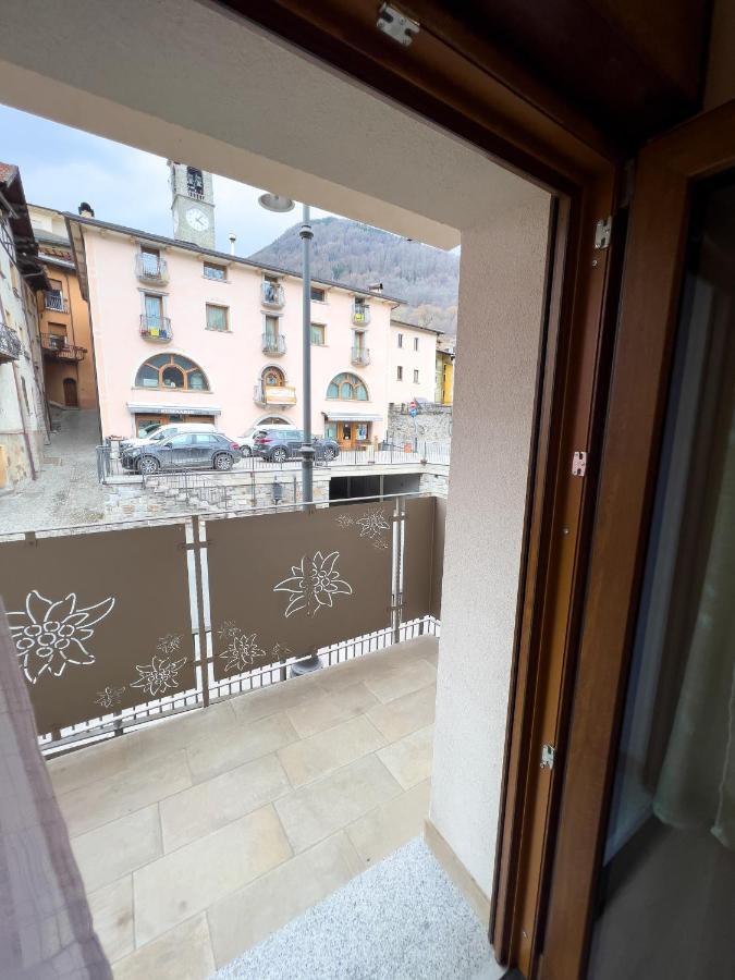 El Rocol Aparthotel Vezza dʼOglio Exteriör bild