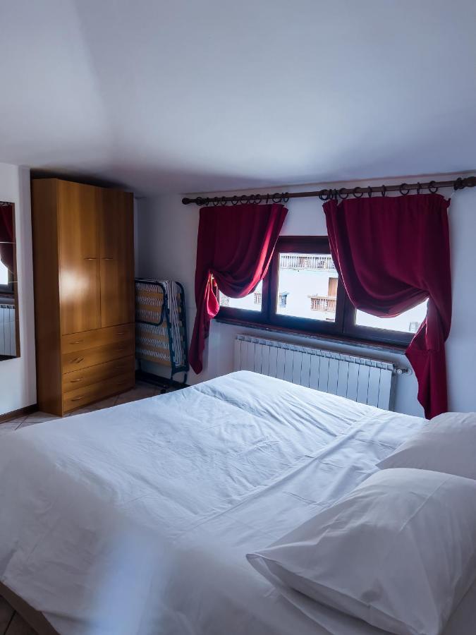 El Rocol Aparthotel Vezza dʼOglio Exteriör bild