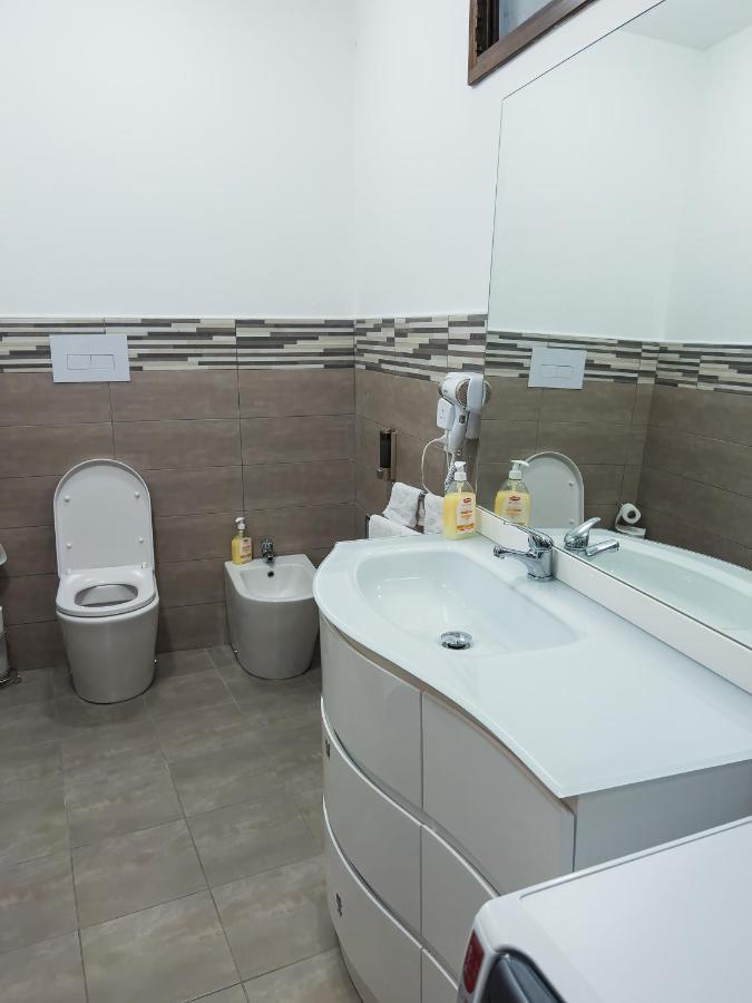 El Rocol Aparthotel Vezza dʼOglio Exteriör bild