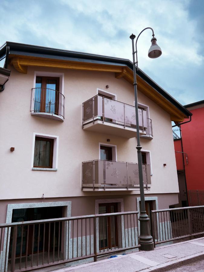 El Rocol Aparthotel Vezza dʼOglio Exteriör bild